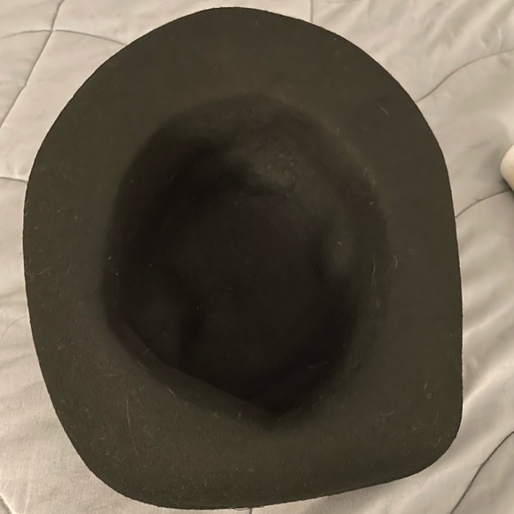 Non-branded black hat - Picture 3 of 3